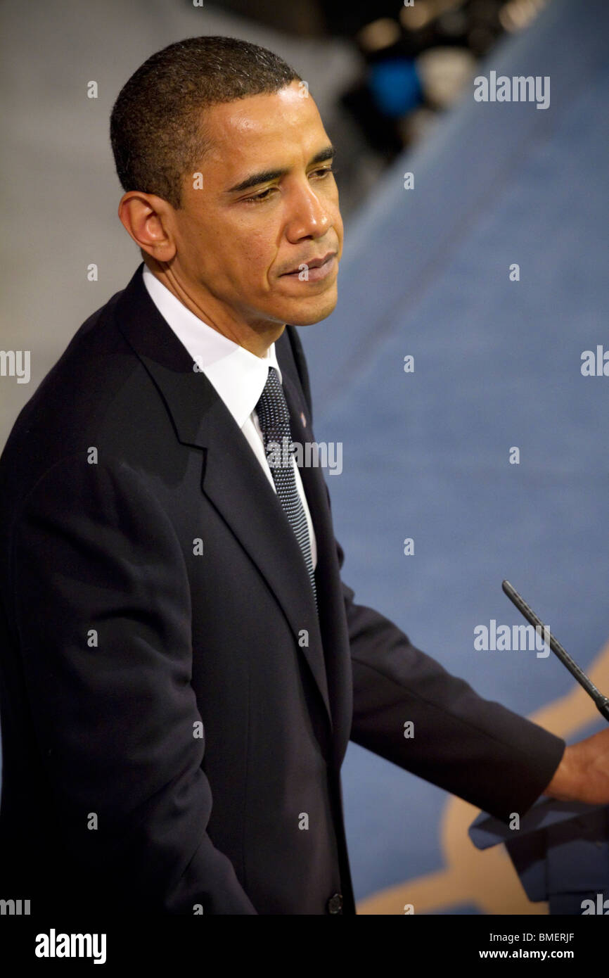 Il presidente Barack Obama di consegnare il 2009 Premio Nobel per la pace a insegnare. (Foto di Scott London) Foto Stock
