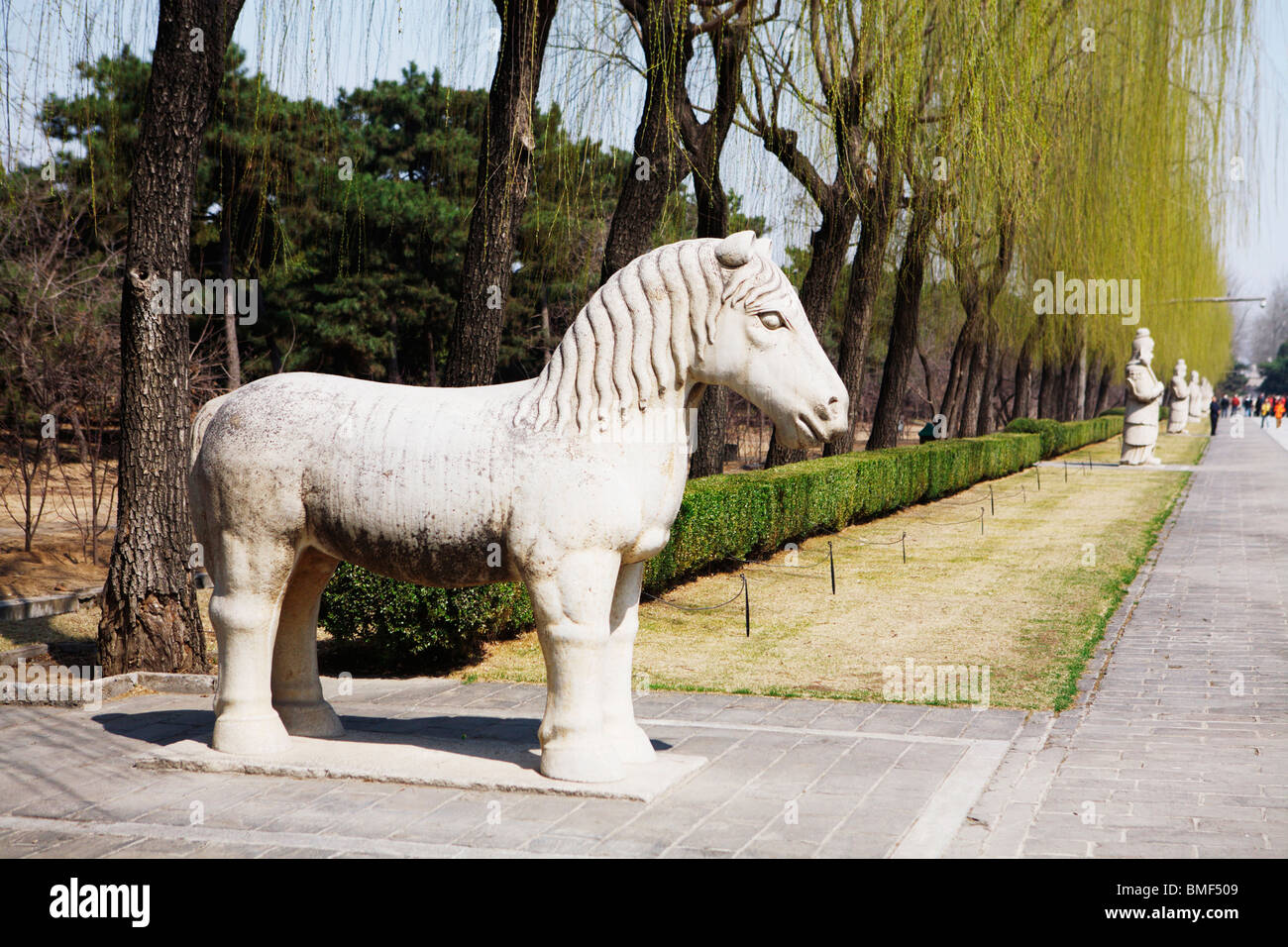 Cavallo di pietra sulla Via Sacra, dinastia Ming tombe, Pechino, Cina Foto Stock