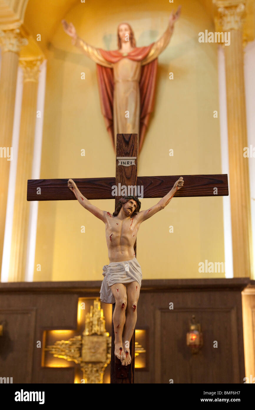 Altare della chiesa di San Pietro, Shanghai, Cina Foto Stock