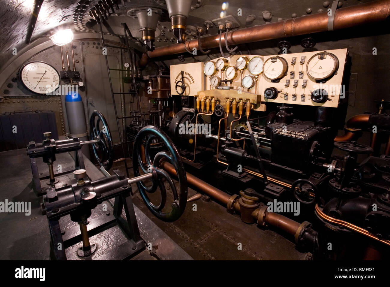 Il controllo principale e il periscopio stanza in un U-Boot U-1 1906 U-Boat Deutsches Museum, il Museumsinsel, Monaco di Baviera, Germania Foto Stock