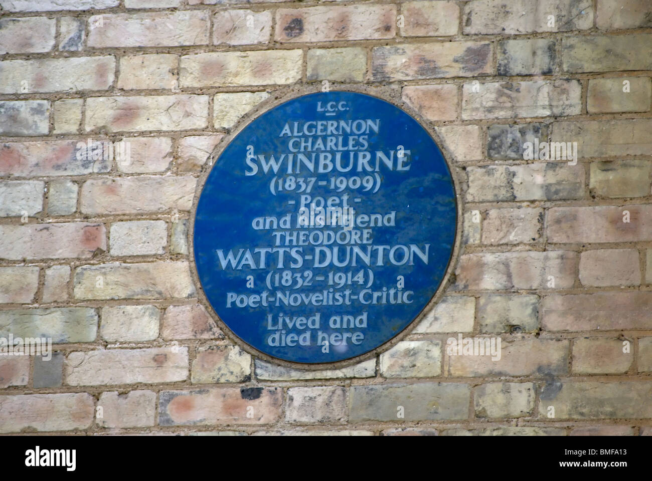 Targa blu a Putney, a sud-ovest di Londra, Inghilterra, presso la casa di Algernon Charles Swinburne e theodore watts-dunton Foto Stock