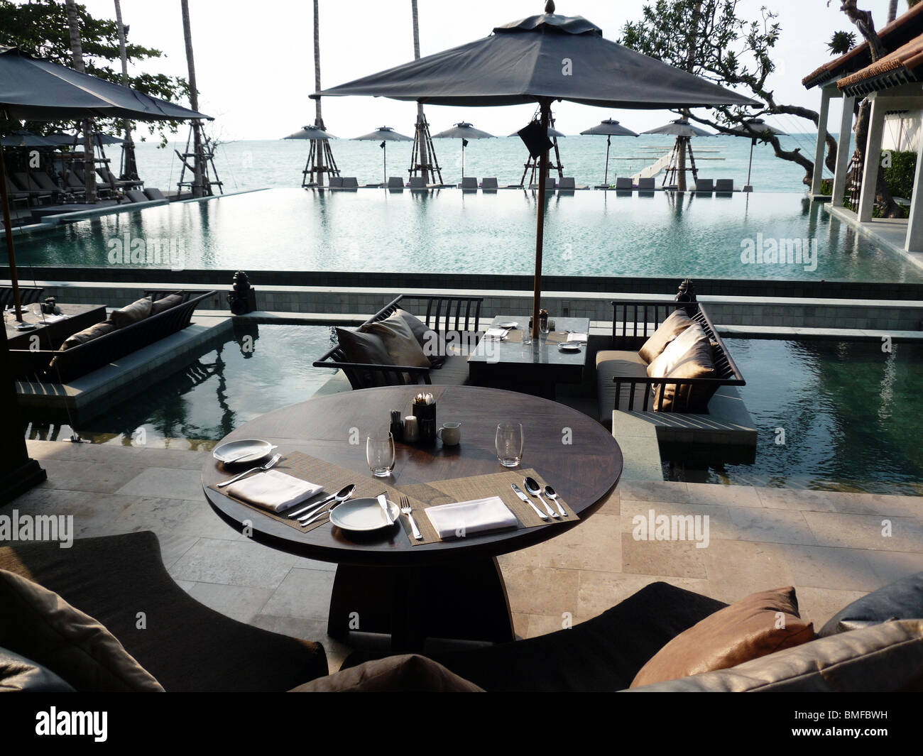 Il ristorante a bordo piscina cha al Langham Place, Koh Samui Foto Stock