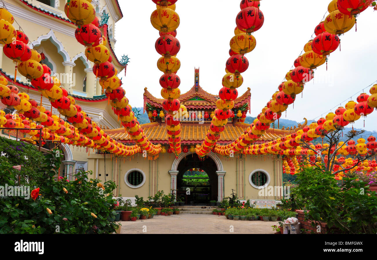 Giardino sul tetto della Kek Lok Si tempio Cinese di Penang, Malaysia Foto Stock