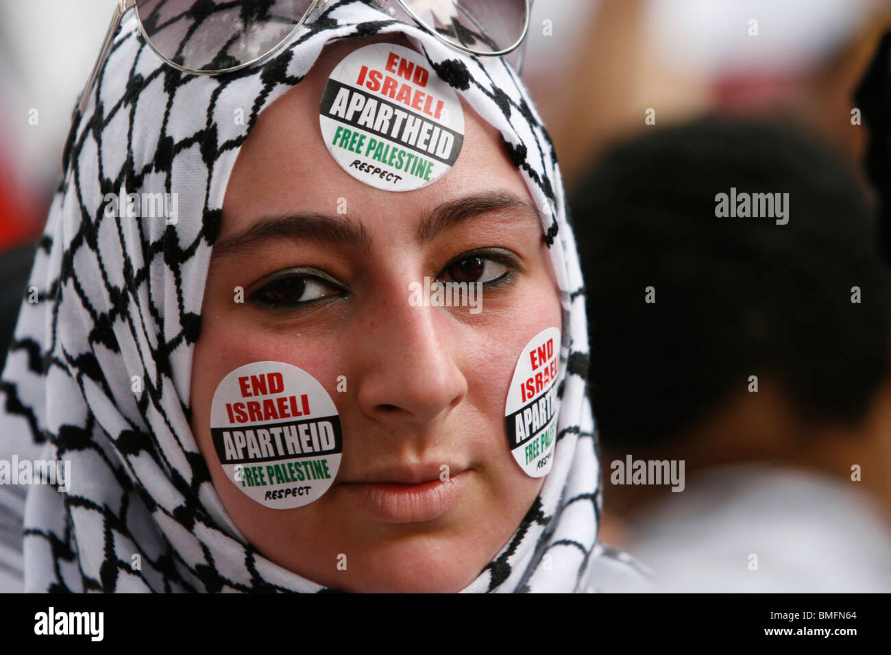Migliaia di palestinesi marzo attraverso le strade di Londra per protestare contro l'attacco di Israele contro la flottiglia di Gaza Foto Stock