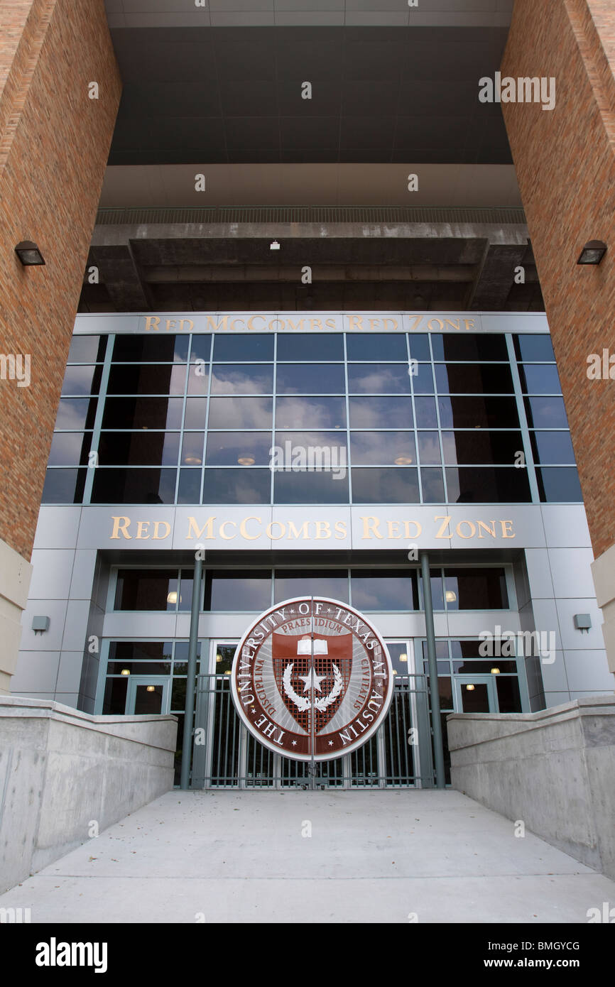 Rosso Rosso McCombs zona ingresso a Darrell K Royal longhorn football Stadium presso la University of Texas di Austin Foto Stock