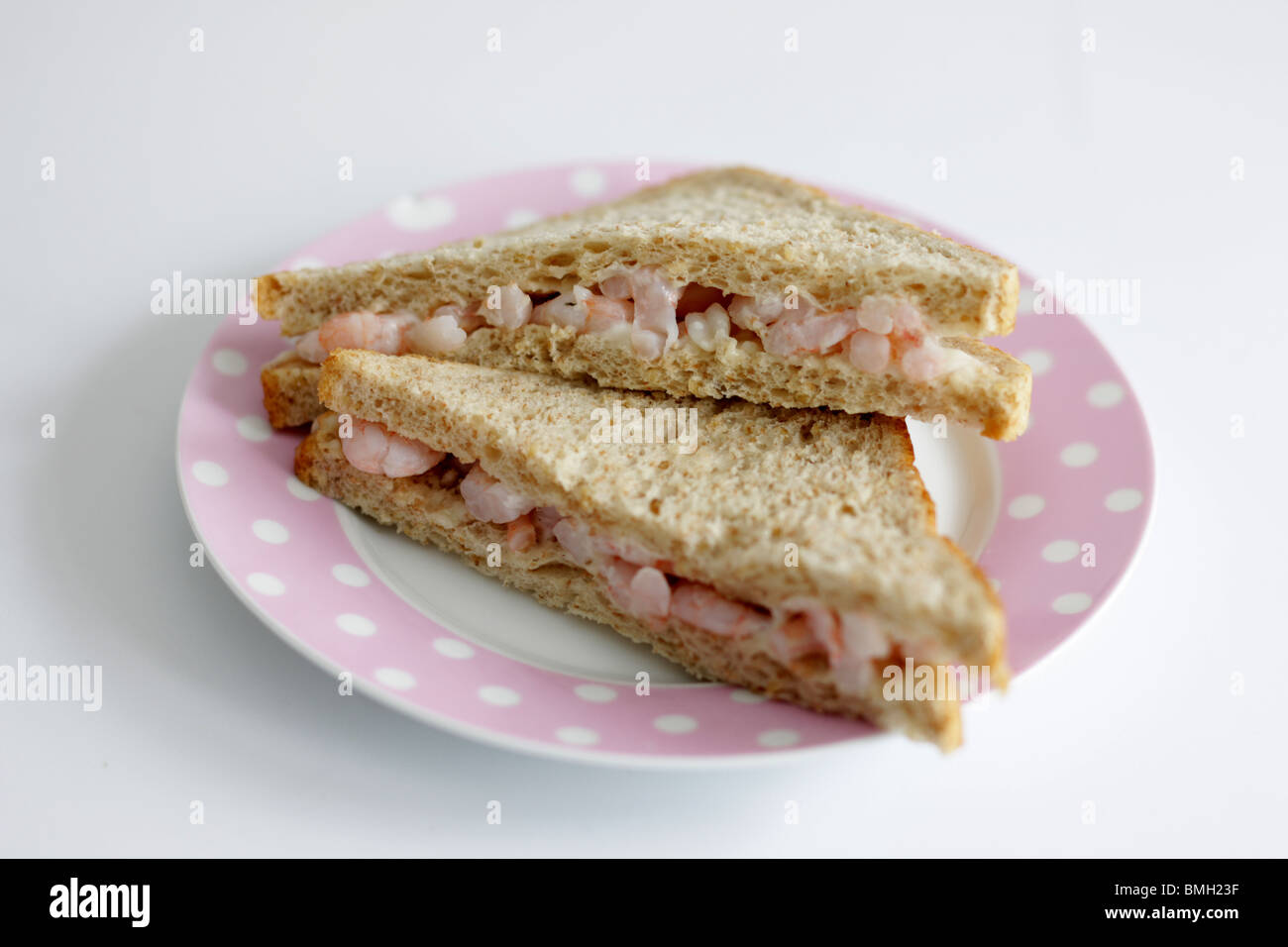 Gamberi in sandwich di pane di farina di avena Foto Stock