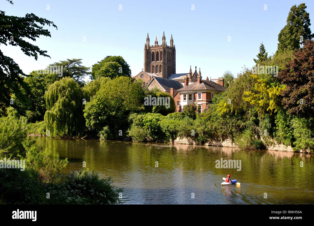 Hereford Cathedral e il fiume Wye, Herefordshire, England, Regno Unito Foto Stock
