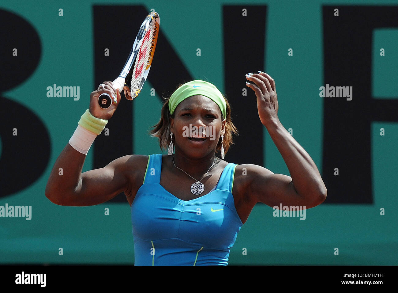 Serena Williams (USA) competono al 2010 francesi aperti Foto Stock