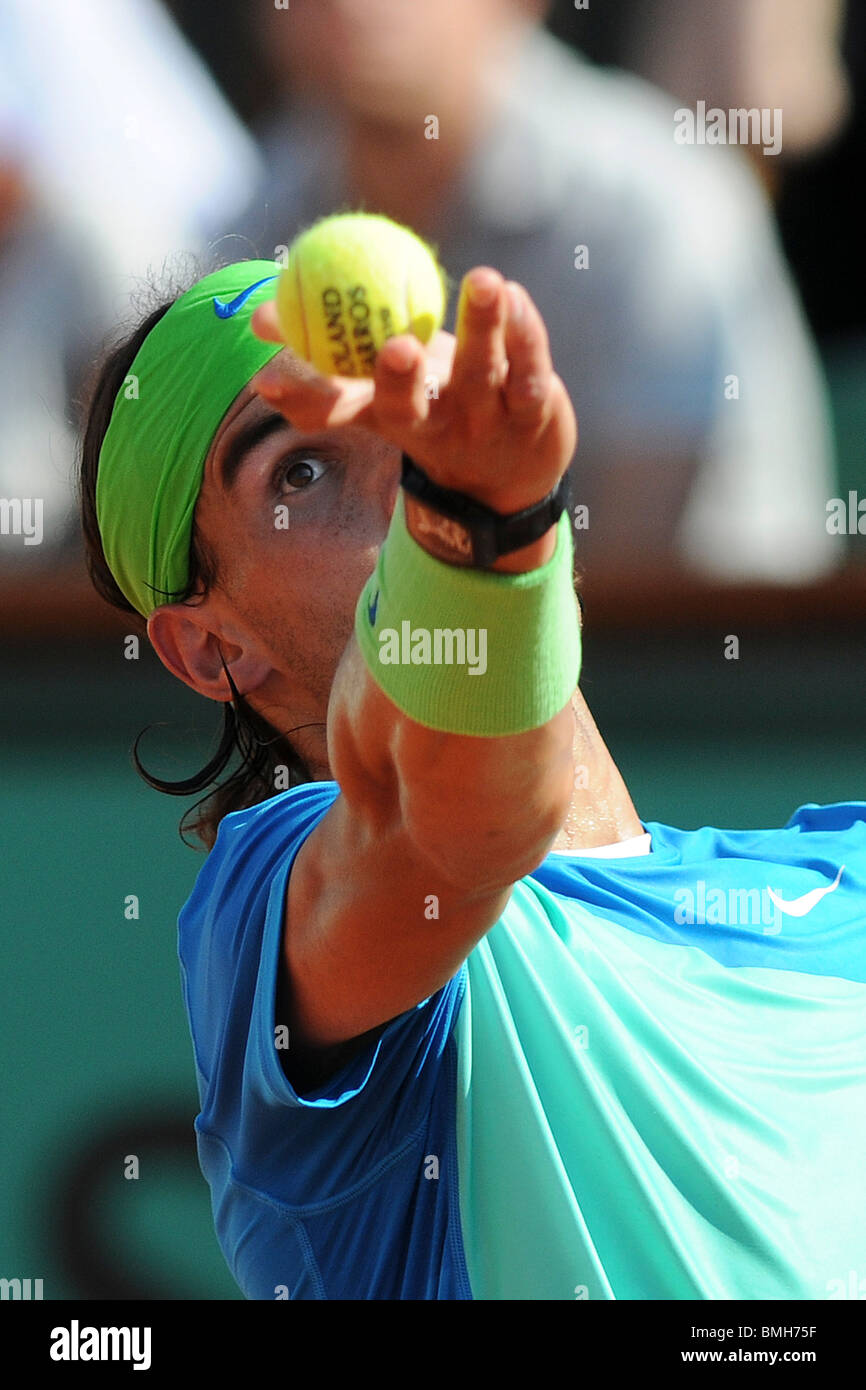 Rafael Nadal (ESP) competono al 2010 francesi aperti Foto Stock