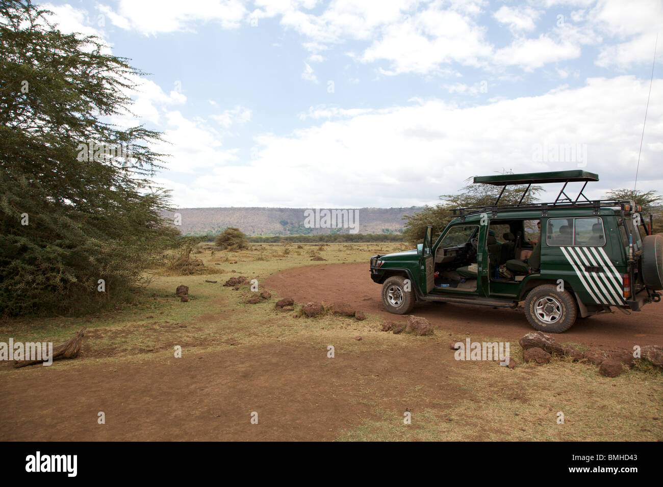 Veicolo di Safari nel Lake Manyara National Park in Tanzania Foto Stock