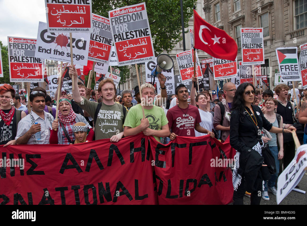 Dimostrazione contro Israele.GAZA,AMBARGO,sanzione bandiera turca Foto Stock