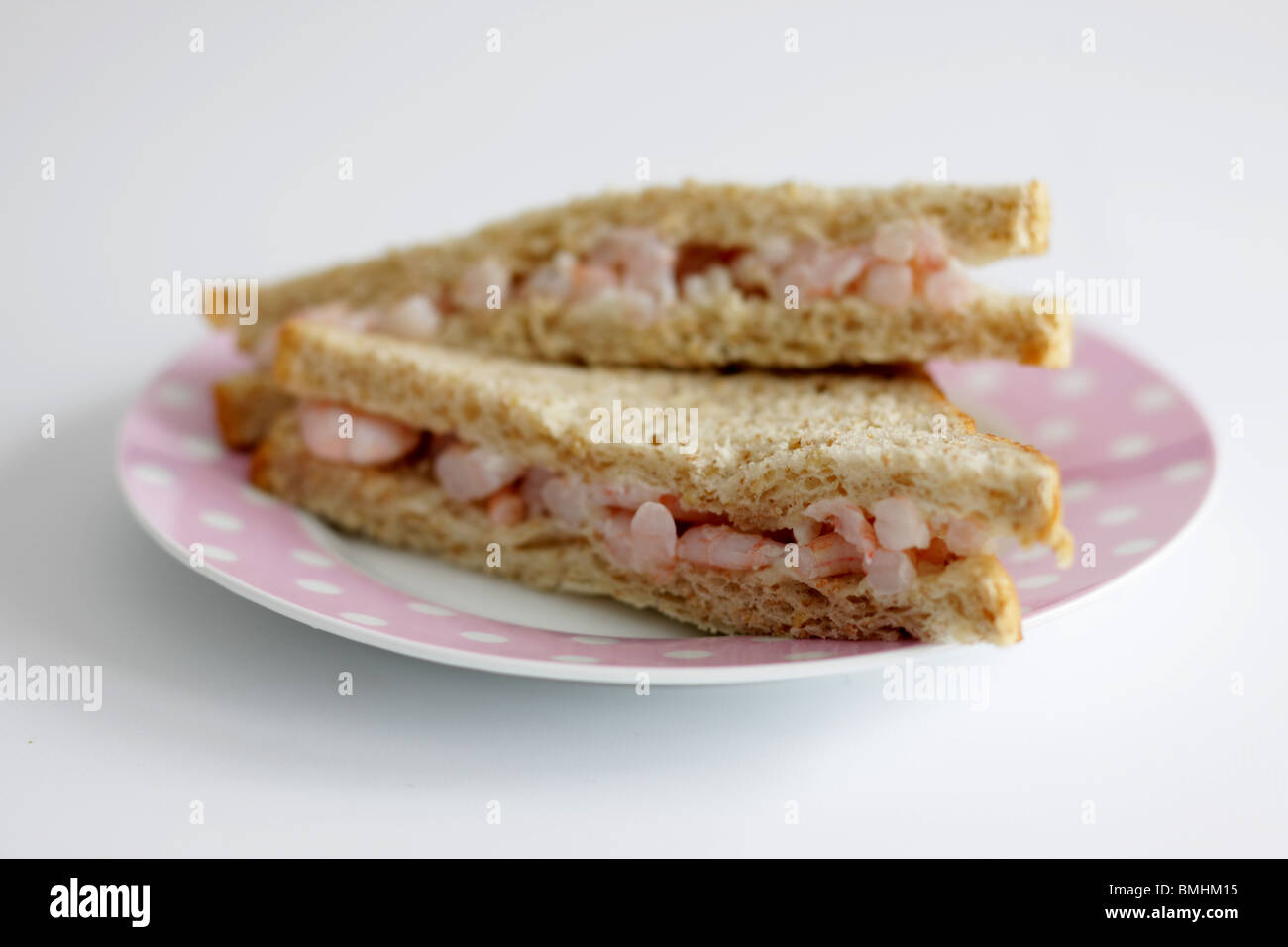 Gamberi in sandwich di pane di farina di avena Foto Stock