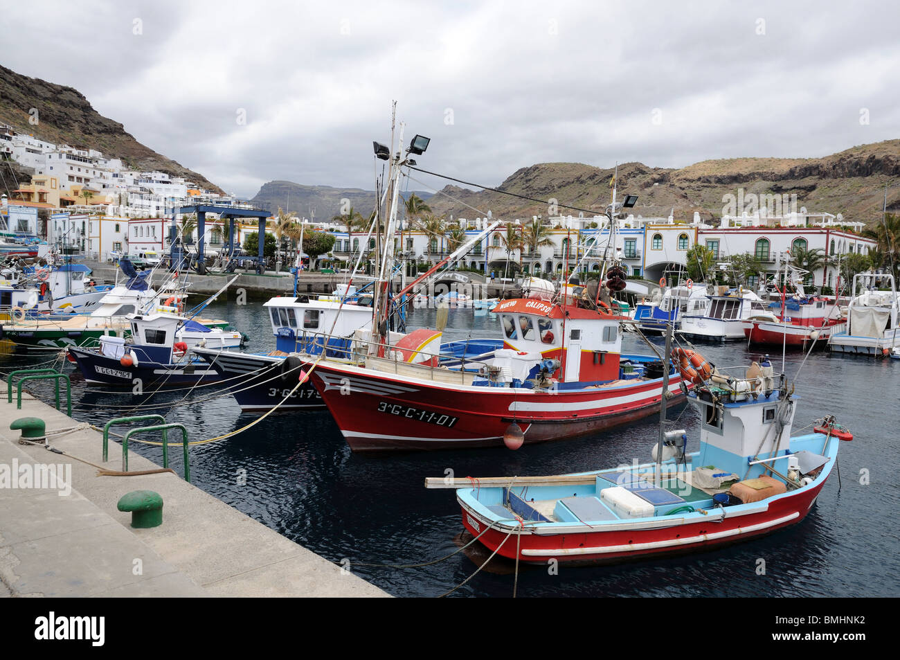 Barche da pesca in Puerto de Mogan, Grand Isola Canarie Foto Stock