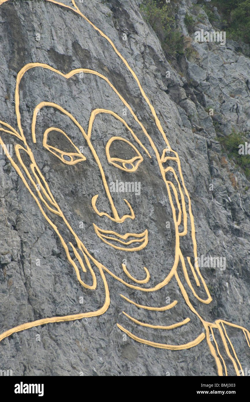 Il Buddha su un lato montagna, Thailandia. Foto Stock