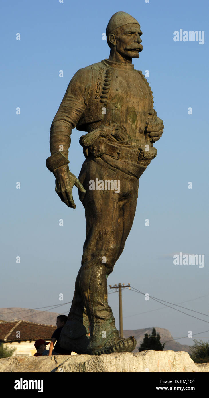 Boletini, Isa (1864-1916). Patriota albanese, stratega e leader militari. Statua. Shkodra. Repubblica di Albania Foto Stock