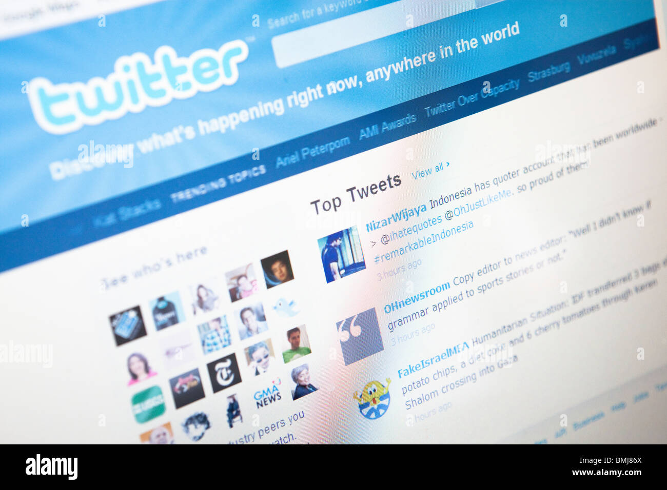 Close up di un monitor del computer che mostra il sito di social networking Twitter Foto Stock