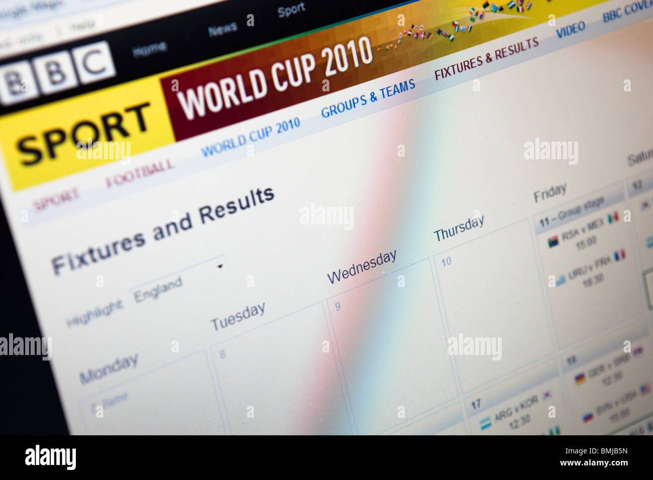 Close up di un monitor di computer / lo schermo che mostra la BBC Sport World Cup 2010 sito web di copertura Foto Stock