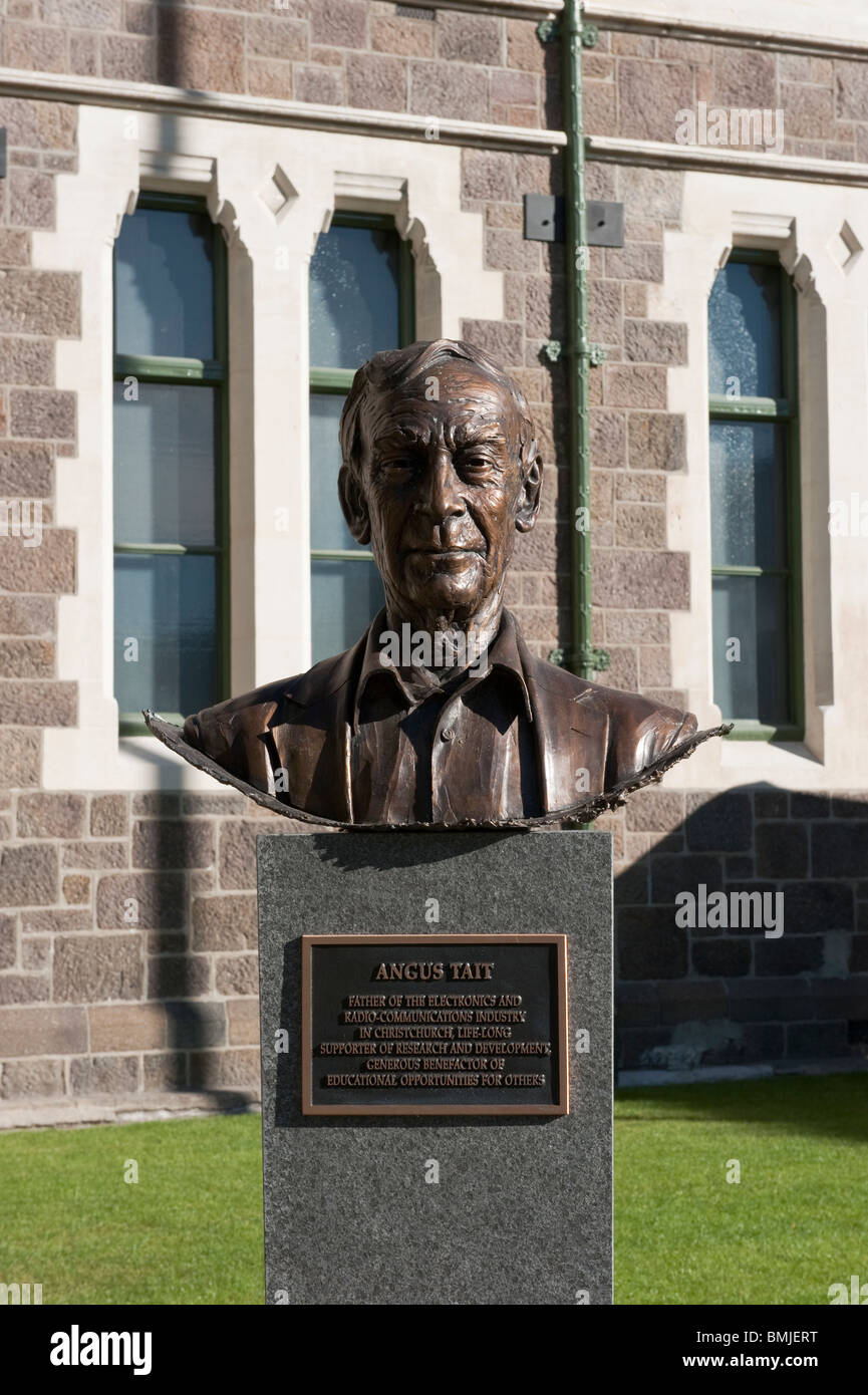 William Sutton busto in bronzo dal " Dodici Local Heroes" dallo scultore Mark Whyte. Christchurch Arts Centre, in Nuova Zelanda. Foto Stock