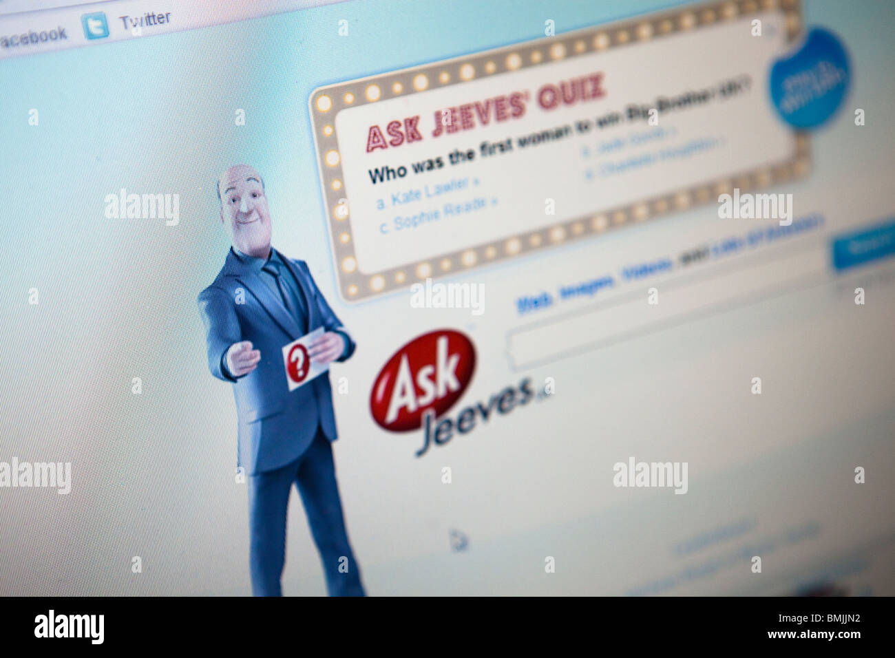 Close up di un monitor di computer / lo schermo che mostra l'Ask Jeeves motore di ricerca sito web Foto Stock