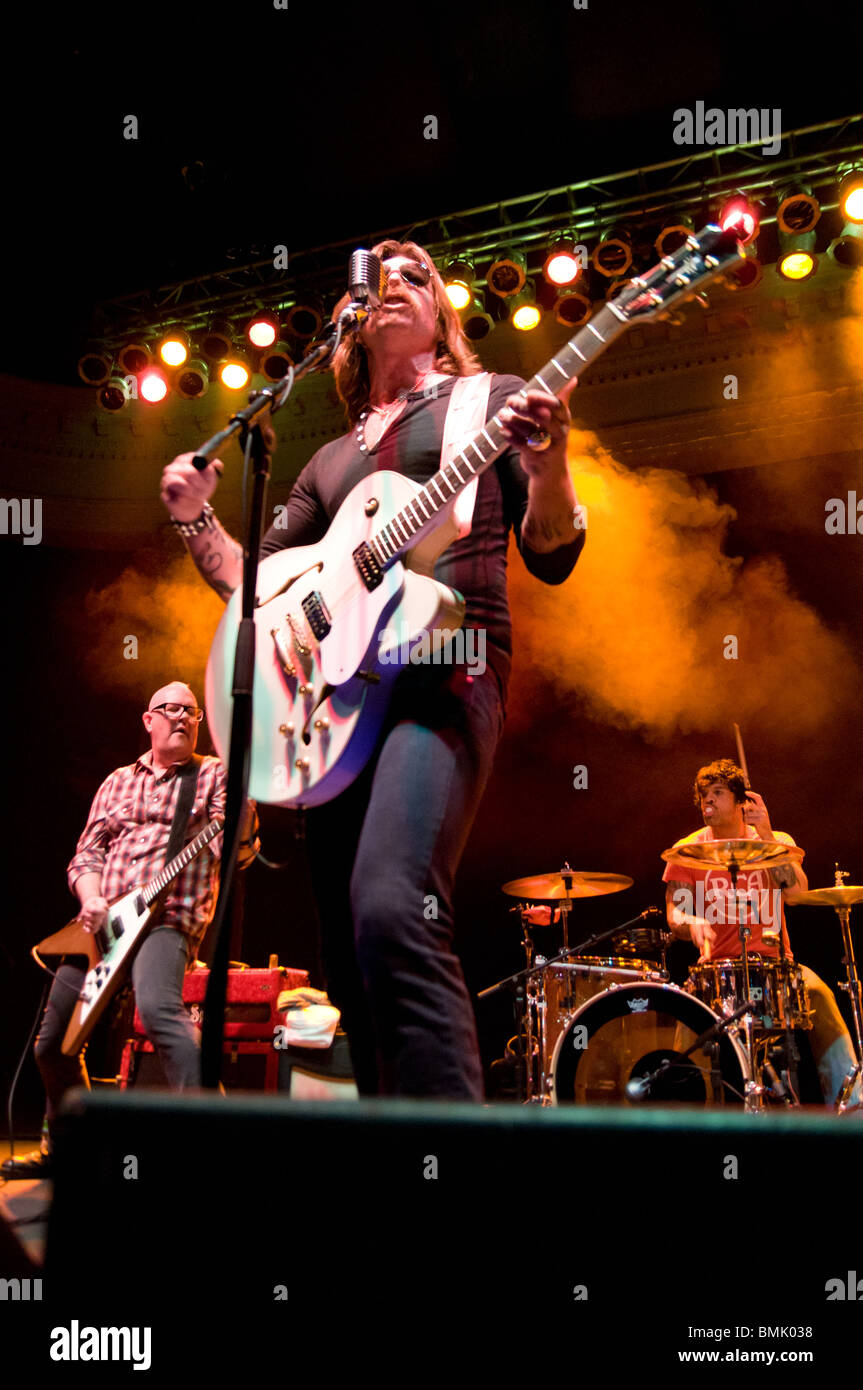 Eagles of Death Metal suonare dal vivo presso il Newport Music Hall Columbus Ohio Foto Stock