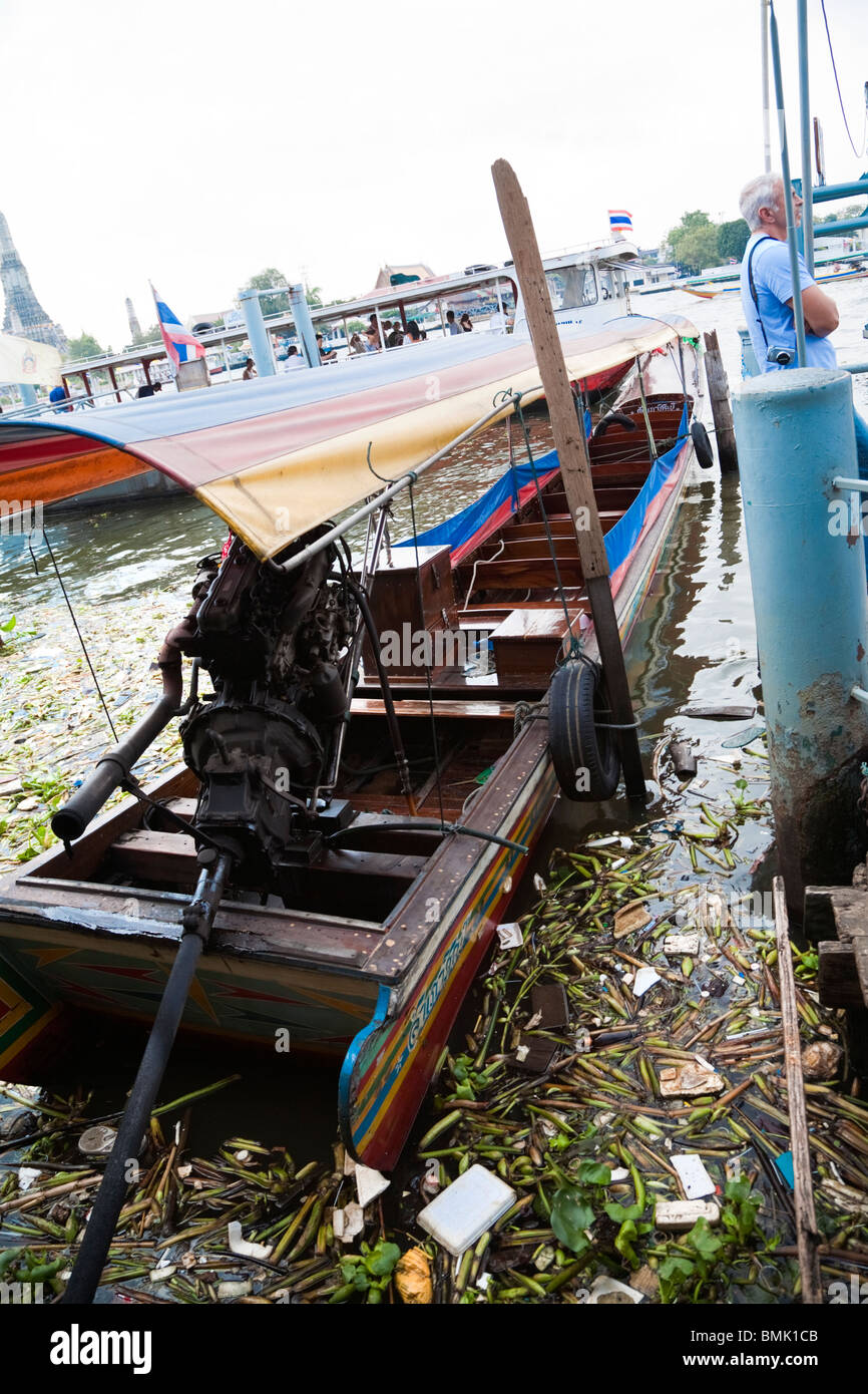 Barca fluviale sul fiume Chao Phraya, Bangkok, Thailandia. Foto Stock