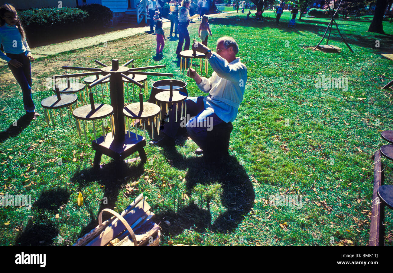 Landis Valley Farm Museum, Lancaster, PA. Collezione storica dei primi American artefatti antiquariato attrezzature agricole Foto Stock