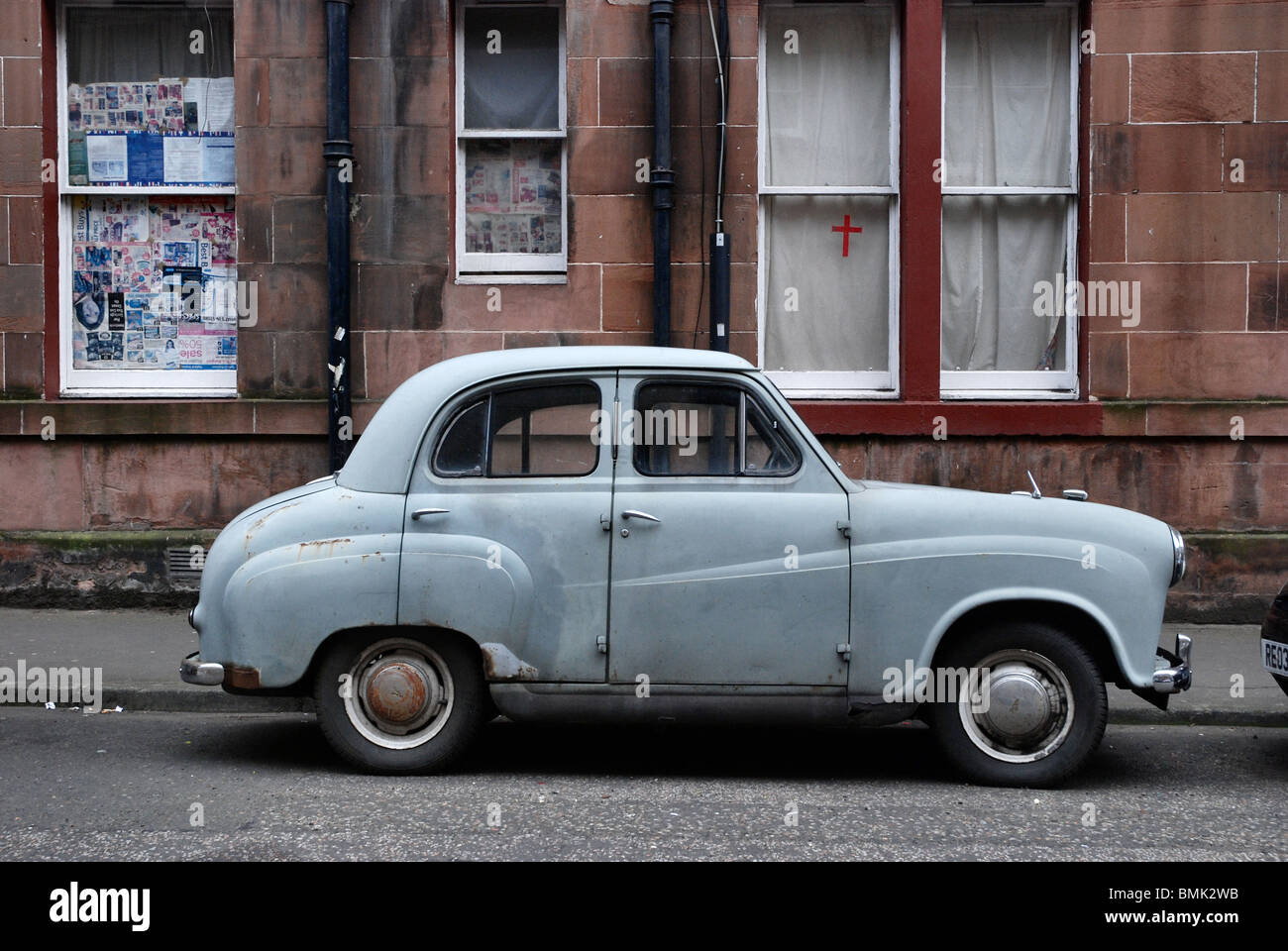 Una porta quattro Austin A30 parcheggiato in Leith, Edimburgo. Foto Stock