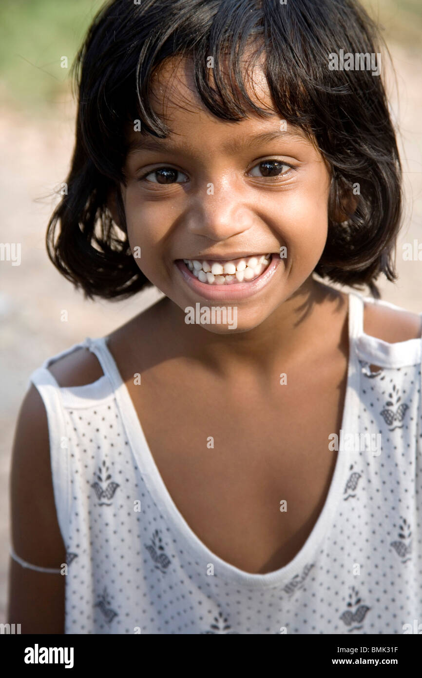 Ritratto di South Asian Indian girl ; Calcutta ora Kolkata ; Bengala Occidentale ; India Foto Stock