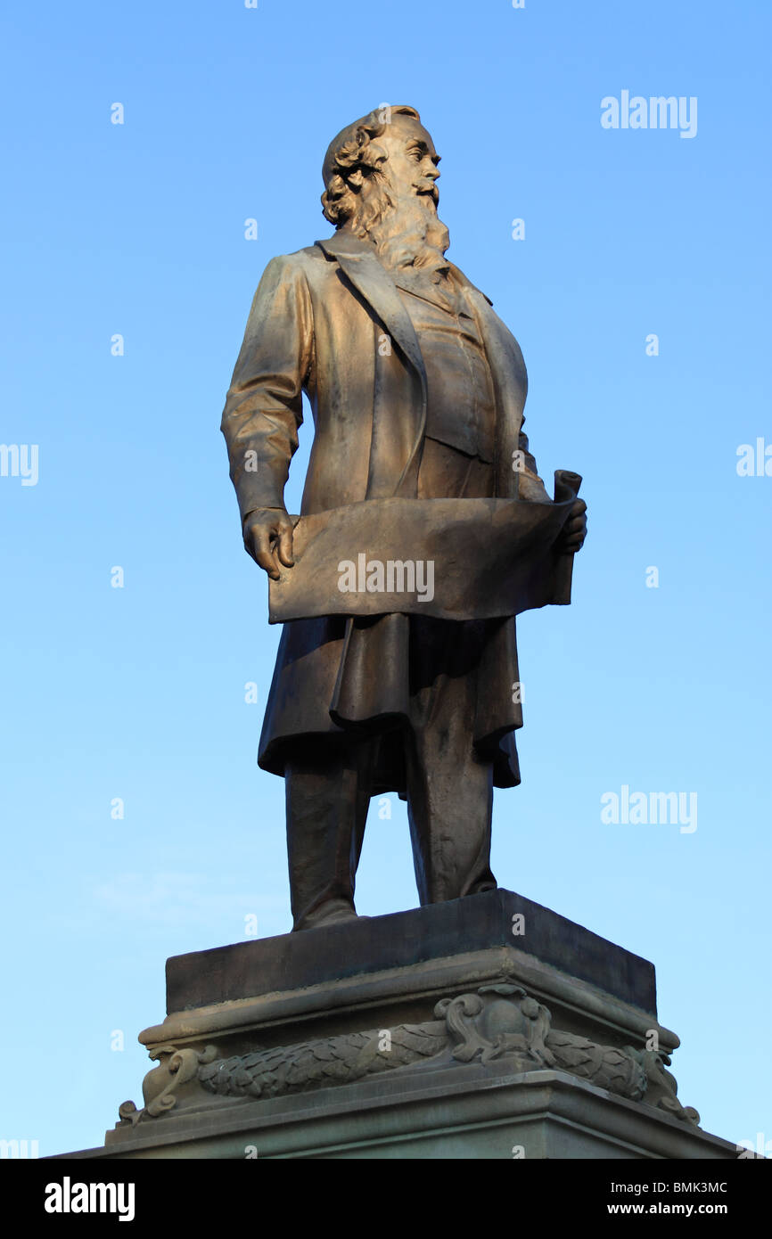 Una statua in Roberts Park di Sir Tito sale (1803-1876), fondatore di Salts Mill e Saltaire, in Bradford, West Yorkshire Foto Stock