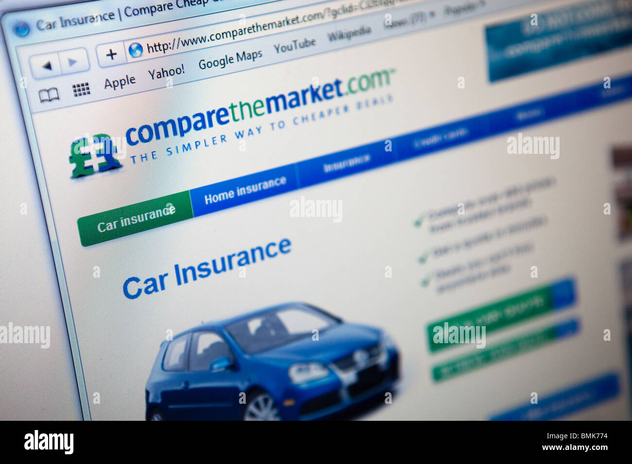 Close up di un monitor di computer / lo schermo che mostra il confrontare il sito web di mercato helpin troverete la migliore assicurazione auto Foto Stock