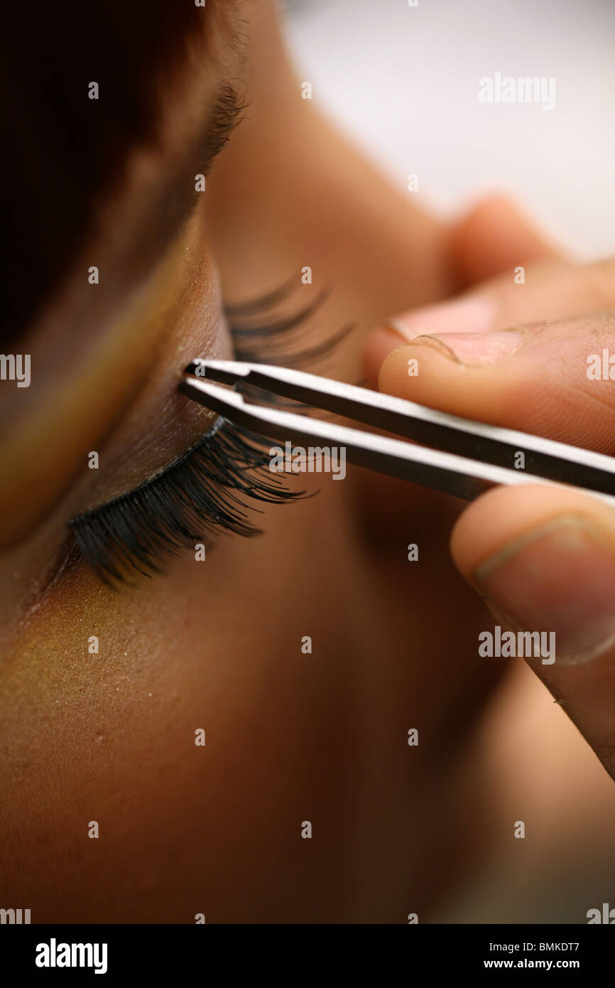 Trucco, ciglia finte Foto Stock