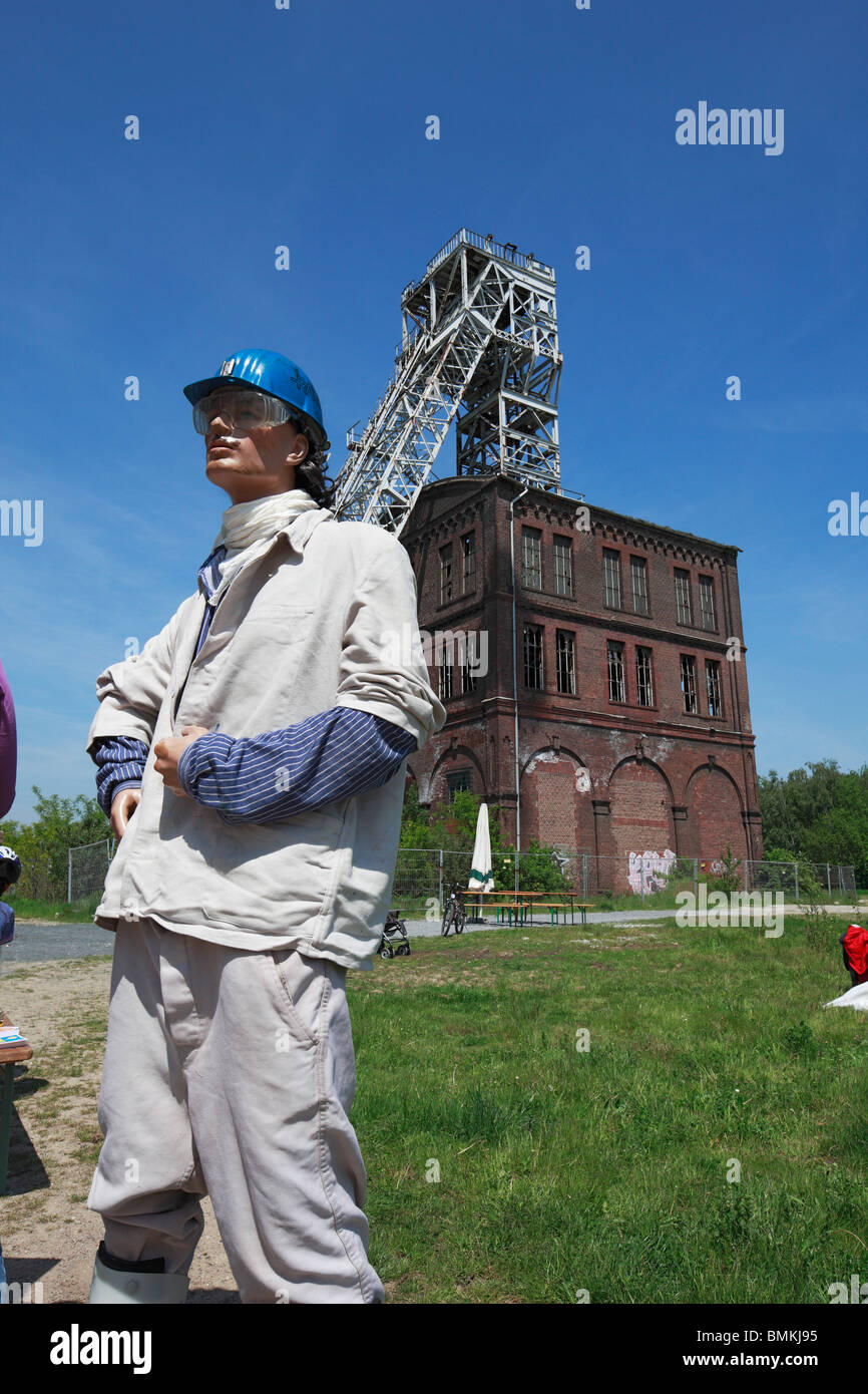 Ruhr 2010, Capitale Europea della Cultura del 2010, hard le miniere di carbone della Ruhr, grande progetto SchachtZeichen dal 22 maggio al 30 maggio 2010 dopo un'idea di Volker Bandelow, palloncini gialli e bandiere lungo contrassegnare le posizioni delle ex miniere di carbone, D-Oberh Foto Stock