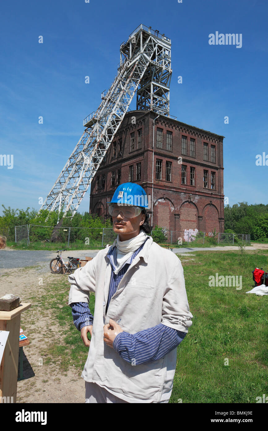 Ruhr 2010, Capitale Europea della Cultura del 2010, hard le miniere di carbone della Ruhr, grande progetto SchachtZeichen dal 22 maggio al 30 maggio 2010 dopo un'idea di Volker Bandelow, palloncini gialli e bandiere lungo contrassegnare le posizioni delle ex miniere di carbone, D-Oberh Foto Stock