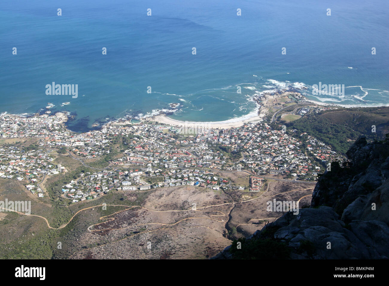 Vista panoramica di Clifton e Bantry Bay da Table Mountain e Cape Town, Sud Africa Foto Stock