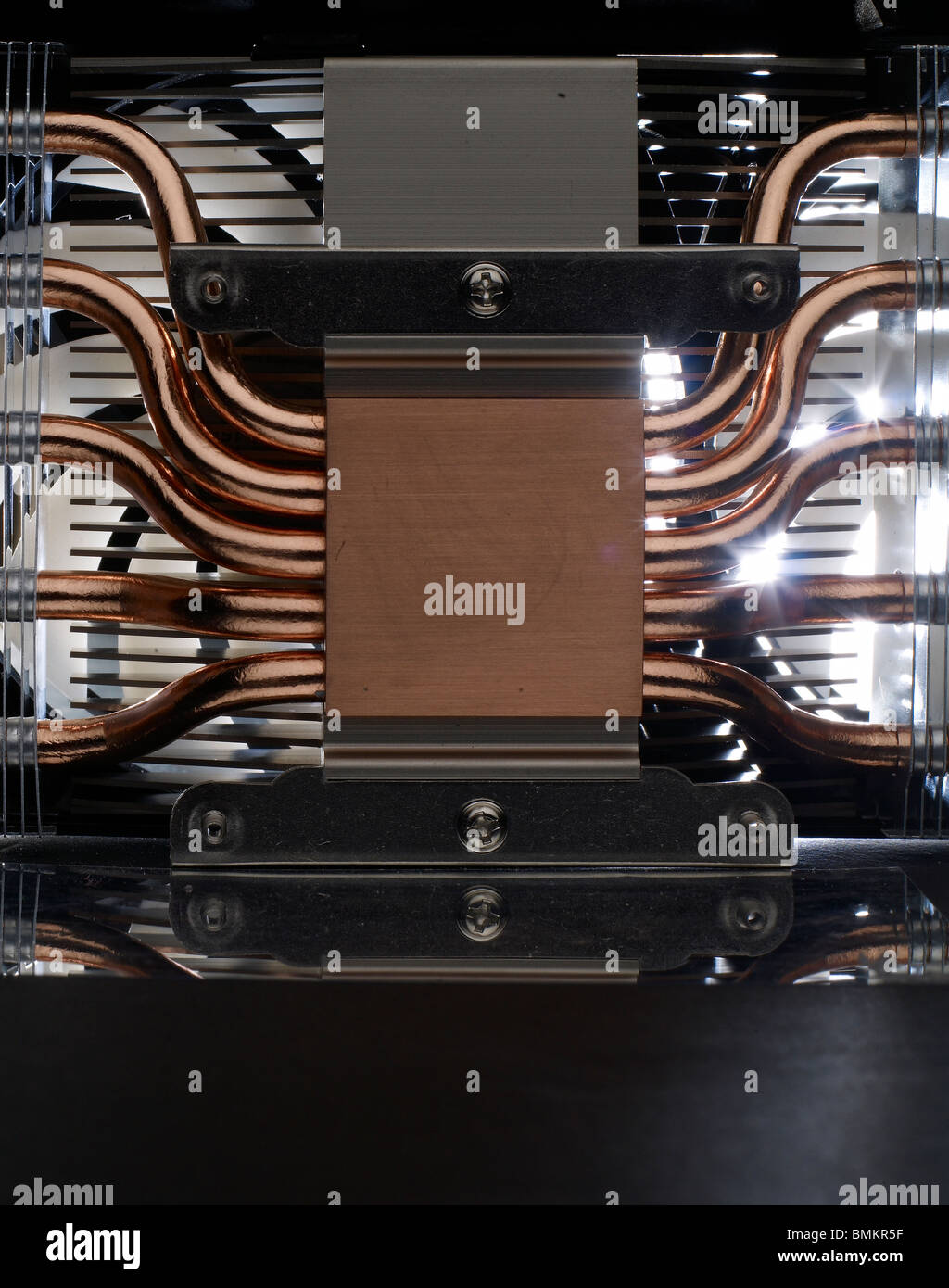Il rame metallico dissipatore di calore e le ventole di raffreddamento  liquido scheda per computer Foto stock - Alamy
