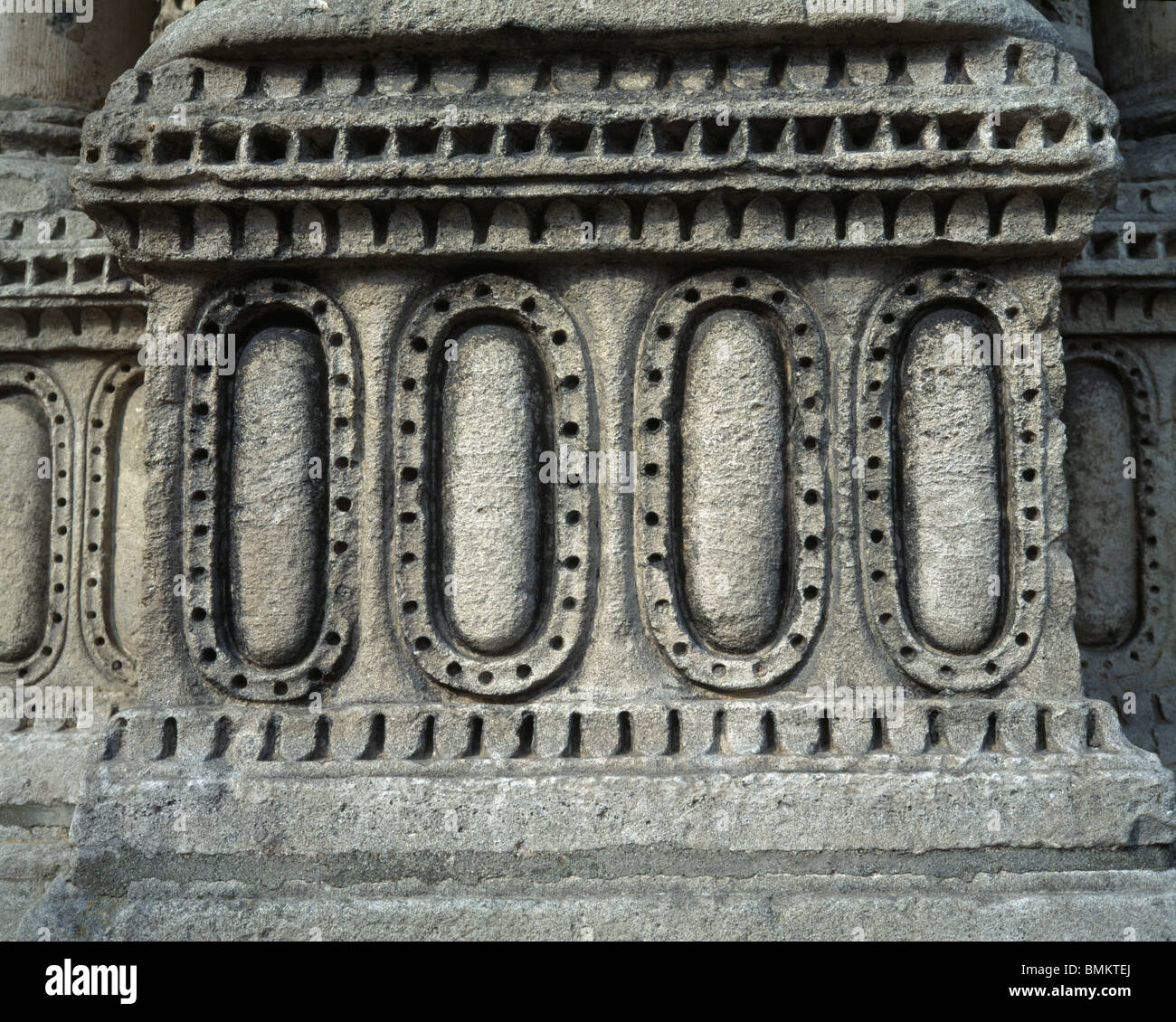 La cattedrale di Chartres di Notre Dame, Francia. Plinto romanica Foto Stock