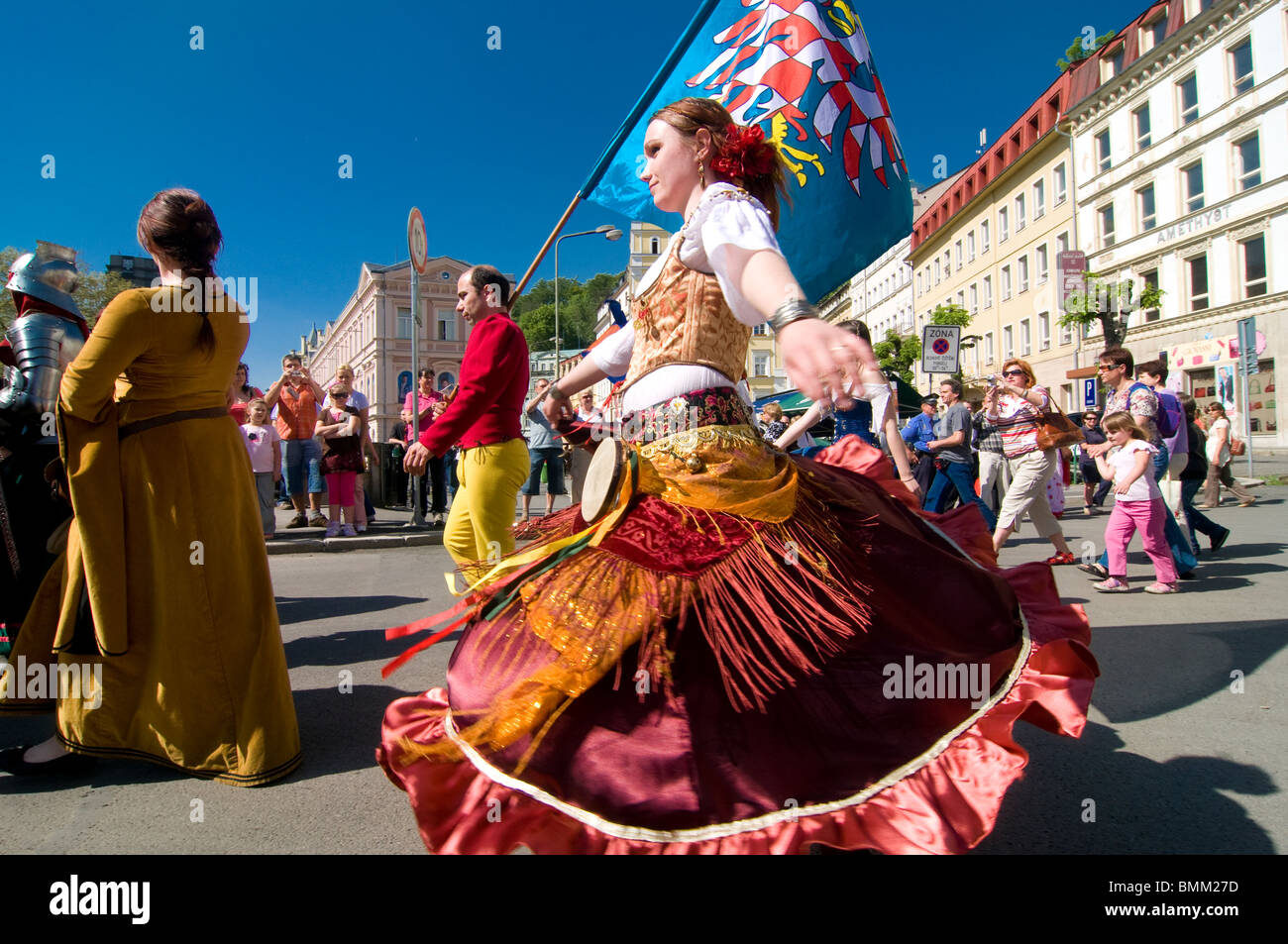 La mezza età pageant attraverso Carlovy variare, Karlsbad. Repubblica ceca. Foto Stock