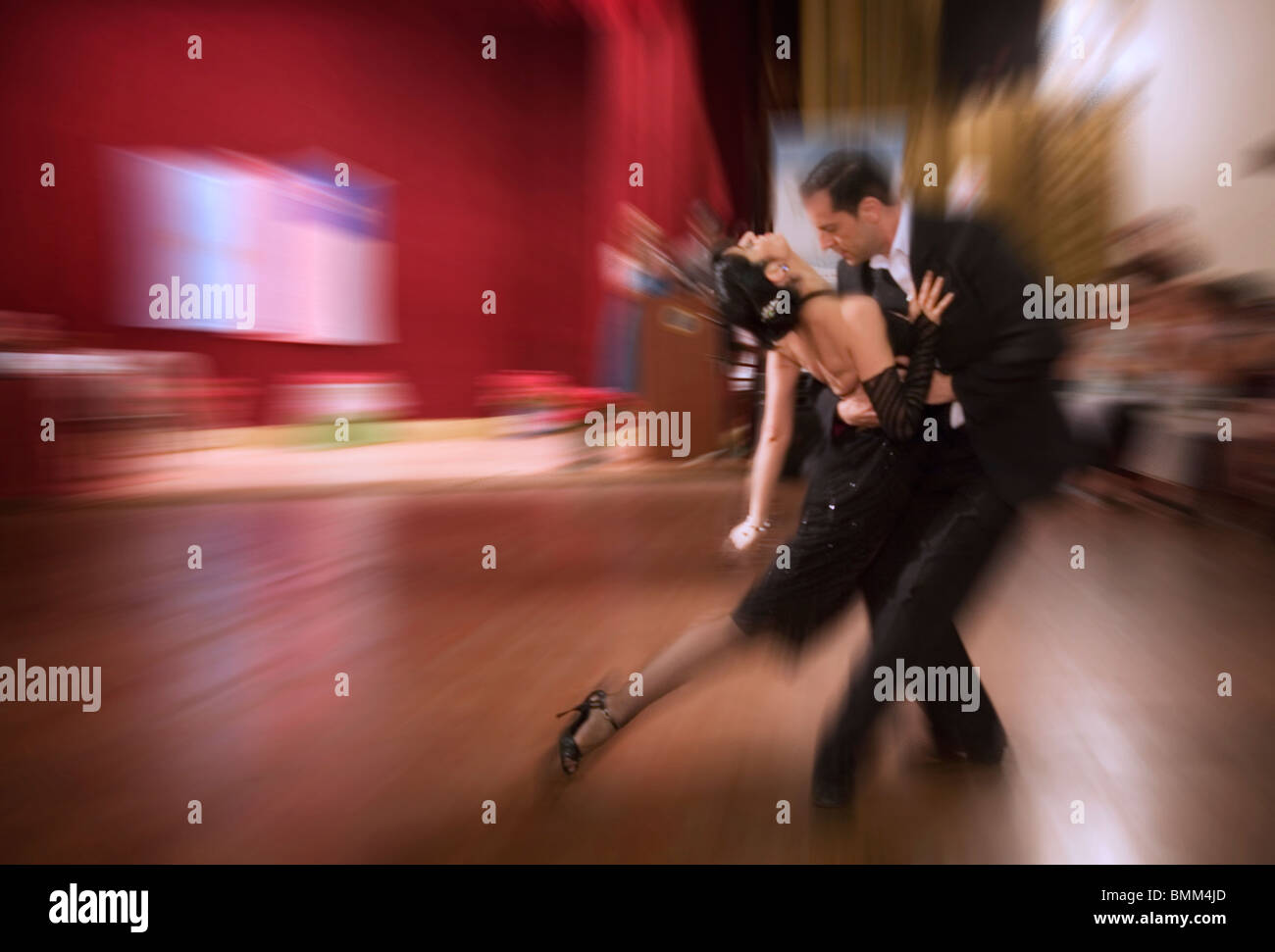 Due ballerini di tango in una mostra di tango a Buenos Aires, Argentina Foto Stock