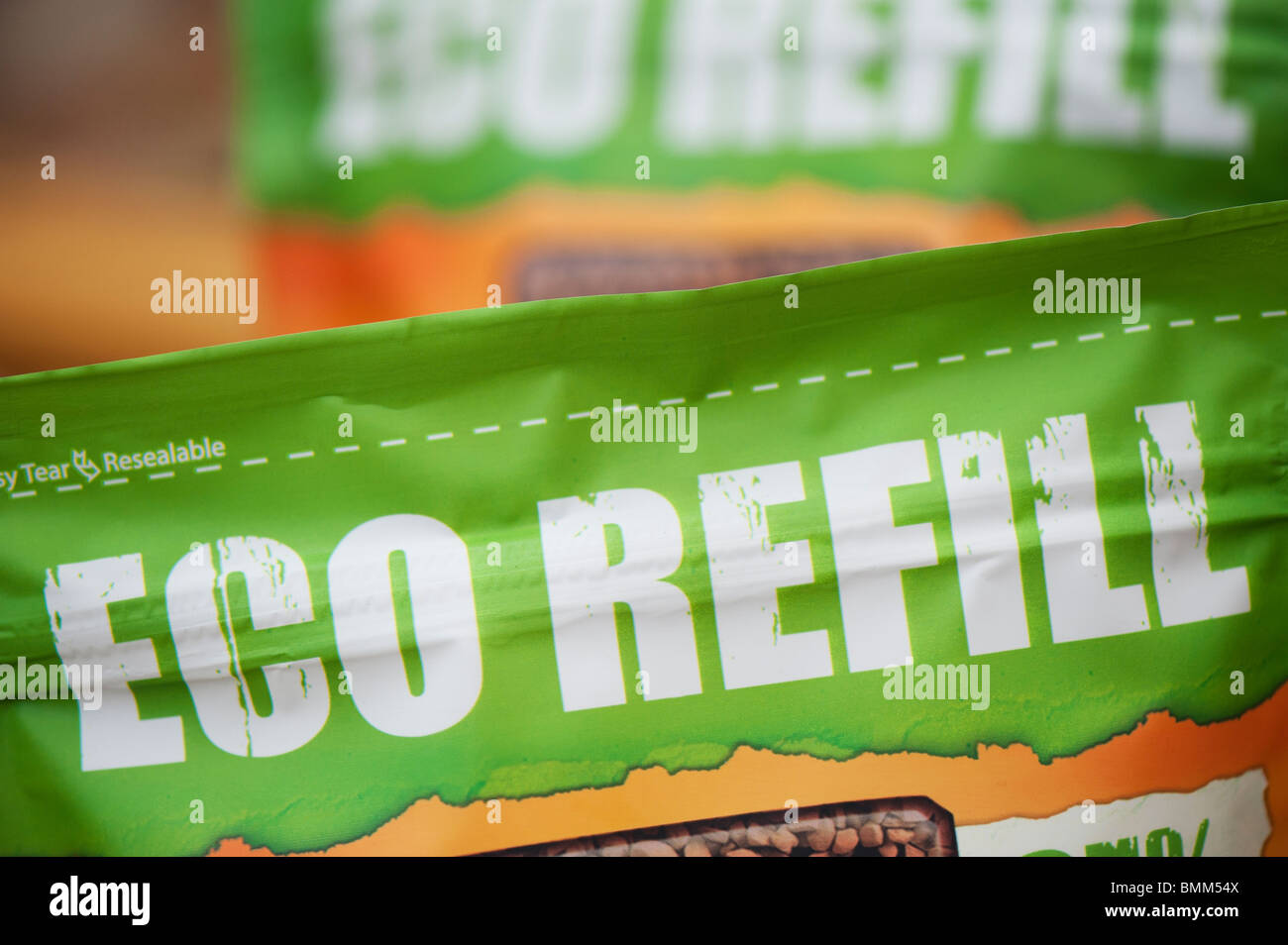 Eco rifornimento alimentare etichetta pacchetto progettato per salvare le discariche di rifiuti. Regno Unito Foto Stock