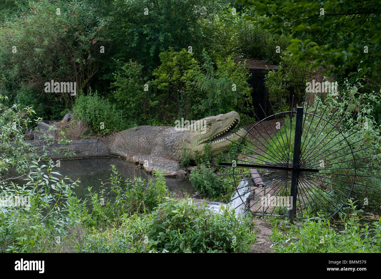 Modello di dinosauri in Crystal Palace Park, London, Regno Unito Foto Stock
