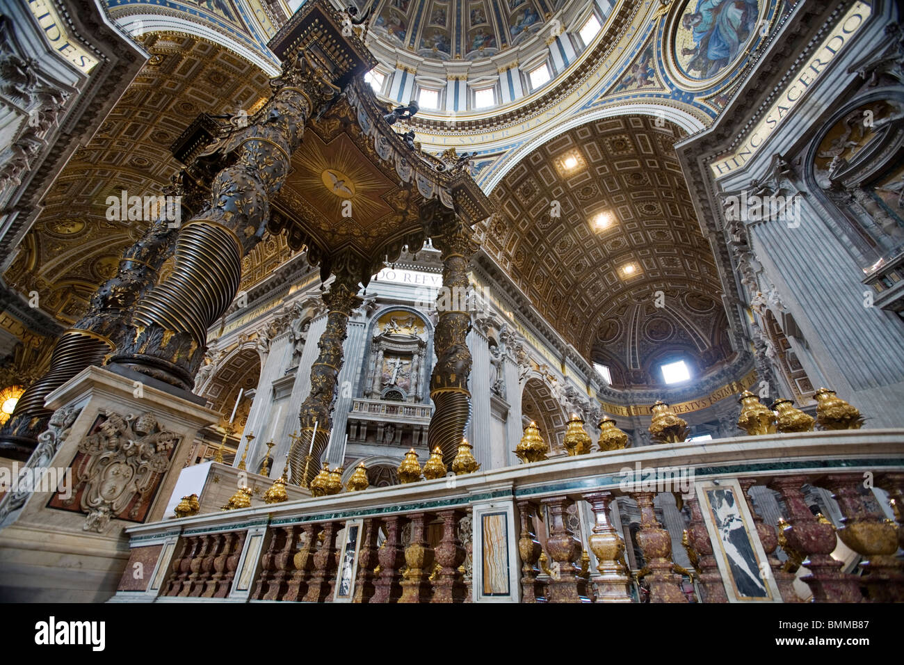 Dettagli del soffitto, cupola e Baldacchino del Bernini o Baldaquin