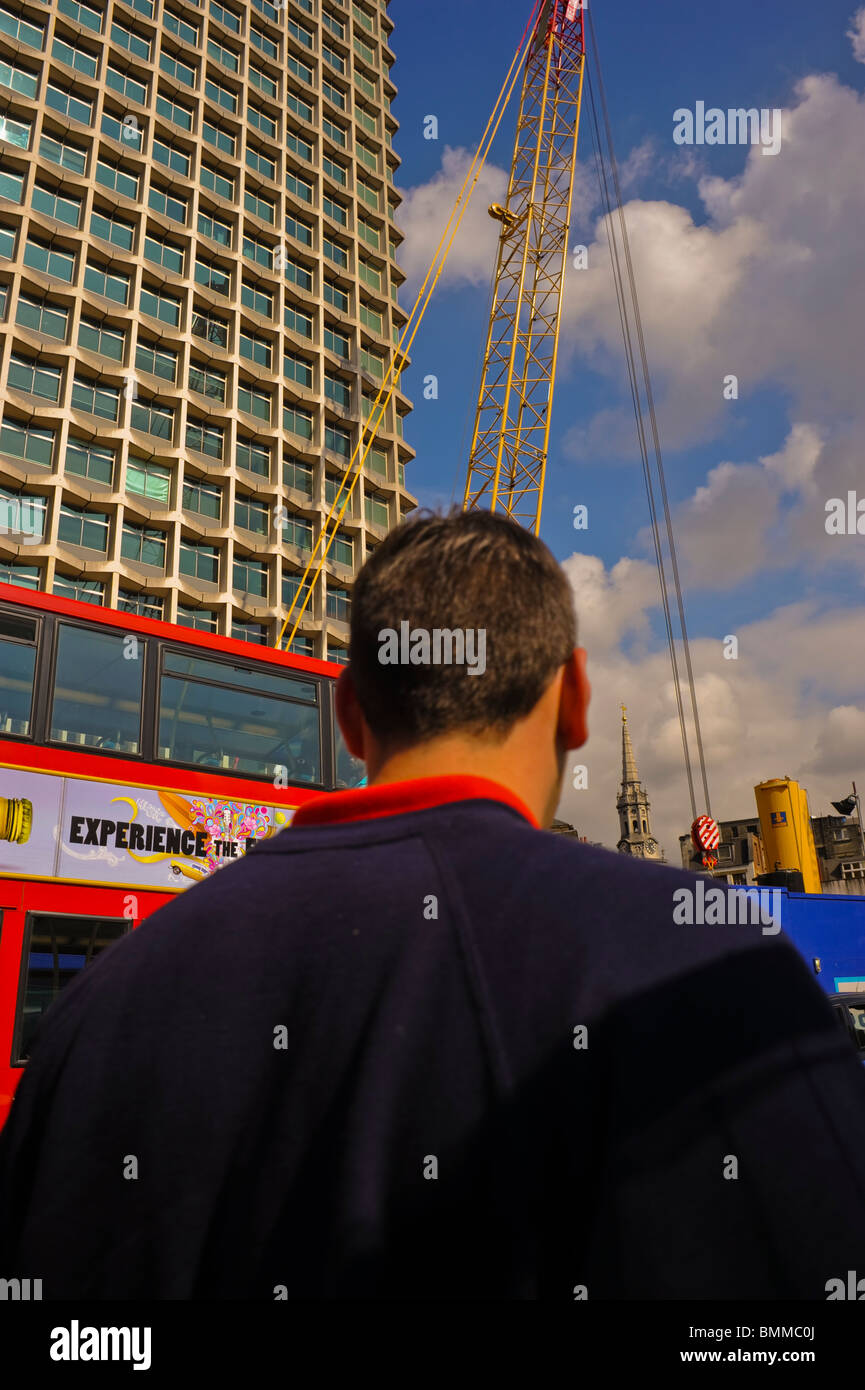 Londra, Regno Unito, Gran Bretagna, scene di strada, diurno Sito in costruzione a Tottenham Court Road , Foto Stock