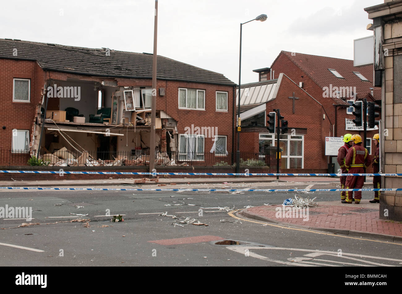 Esplosione di gas distrugge le persone anziane complesso Chapel Street Bentley vicino a Doncaster REGNO UNITO 13.06.10 Foto Stock