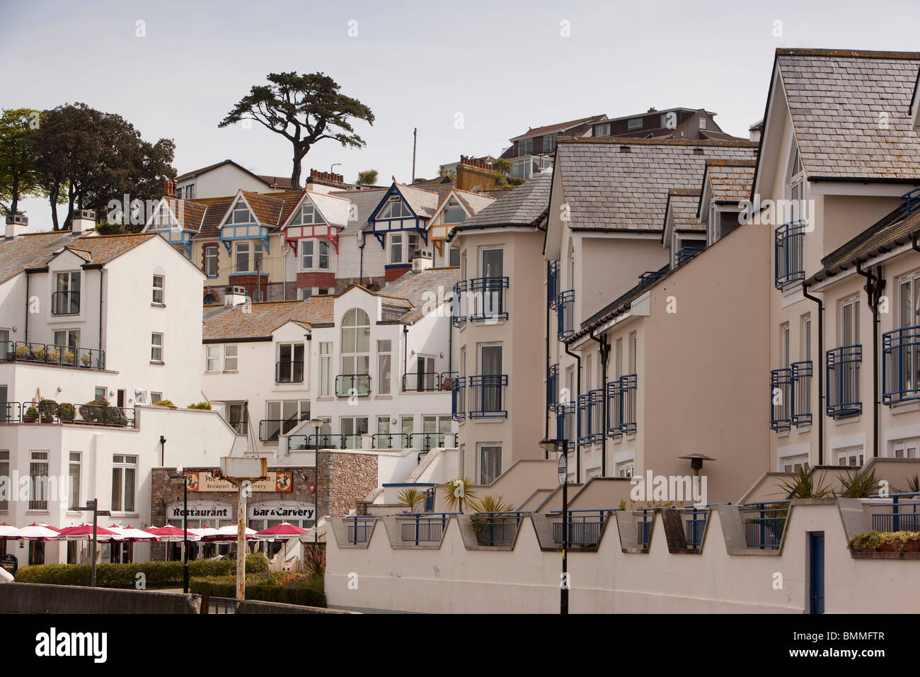 Regno Unito, Inghilterra, Devon, Brixham Harbour, Appartamento vacanza lo sviluppo sul sito del vecchio cantiere Foto Stock