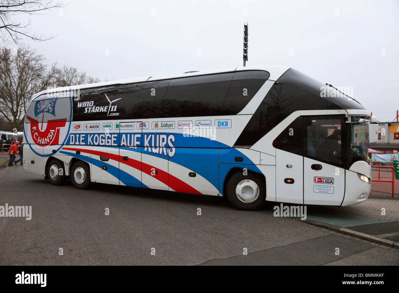 D-Oberhausen, la zona della Ruhr, Basso Reno, Renania settentrionale-Vestfalia, sport, calcio, Seconda Bundesliga, 2009/2010, Rot-Weiss Oberhausen contro FC Hansa Rostock 2:1, Basso Reno Stadium di Oberhausen, autobus squadra di Hansa Rostock Foto Stock