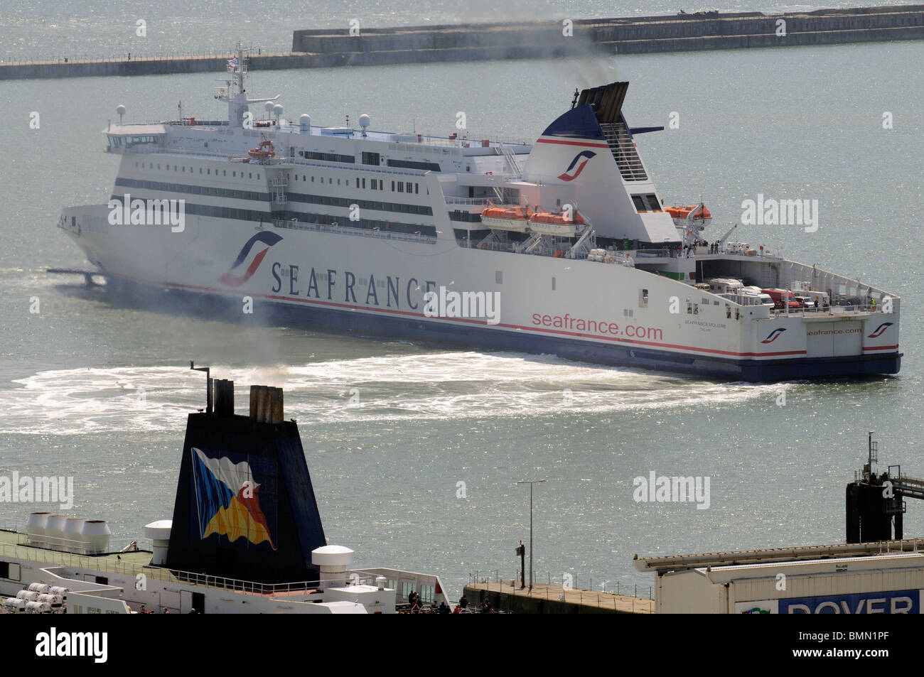 La società di Seafrance cross channel ferry Moliere le manovre in porto di Dover Kent England Regno Unito Foto Stock