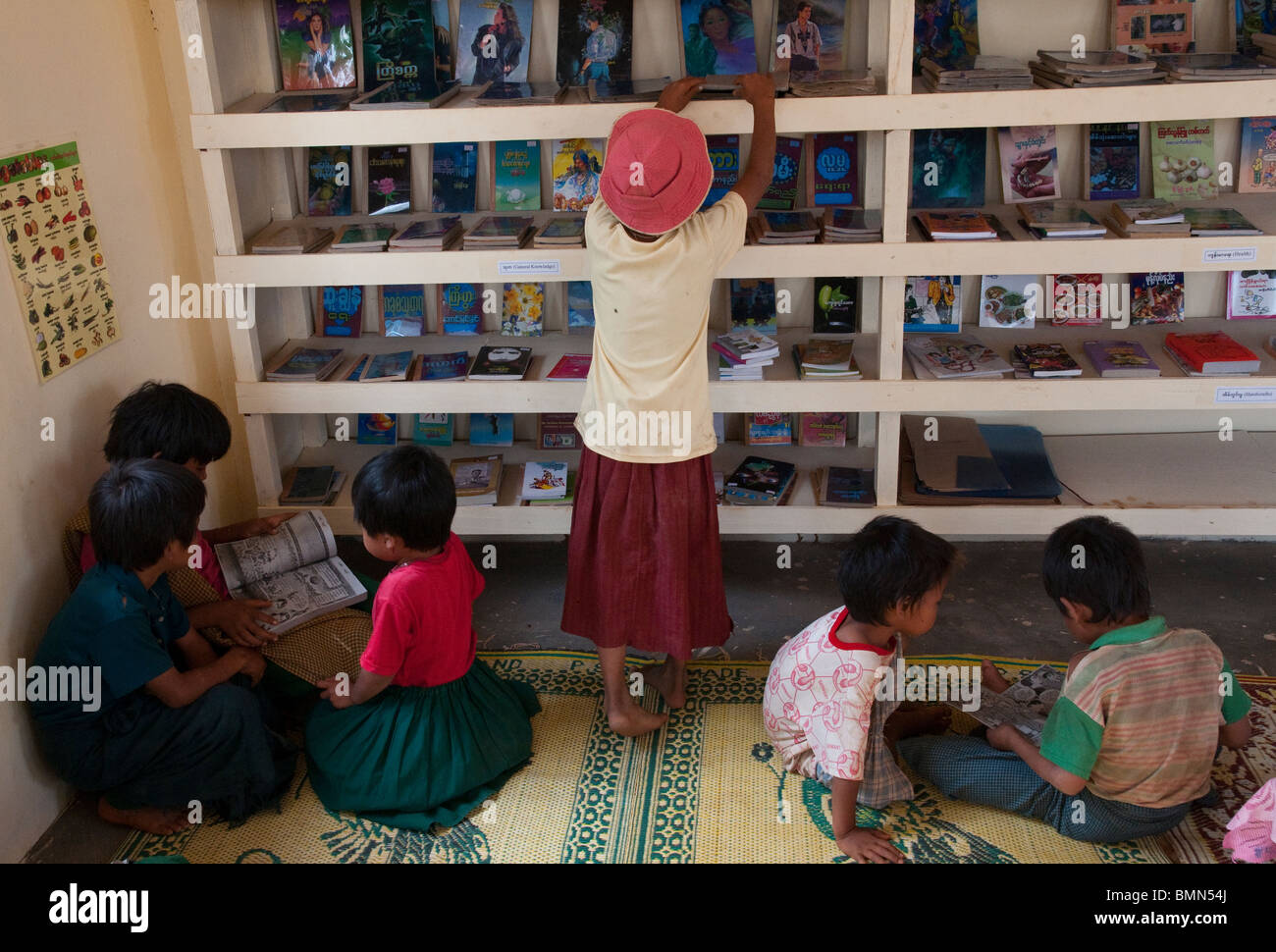 Mynamar. La Birmania. Lo Stato di Shan. Daw imbardata village Library. Foto Stock