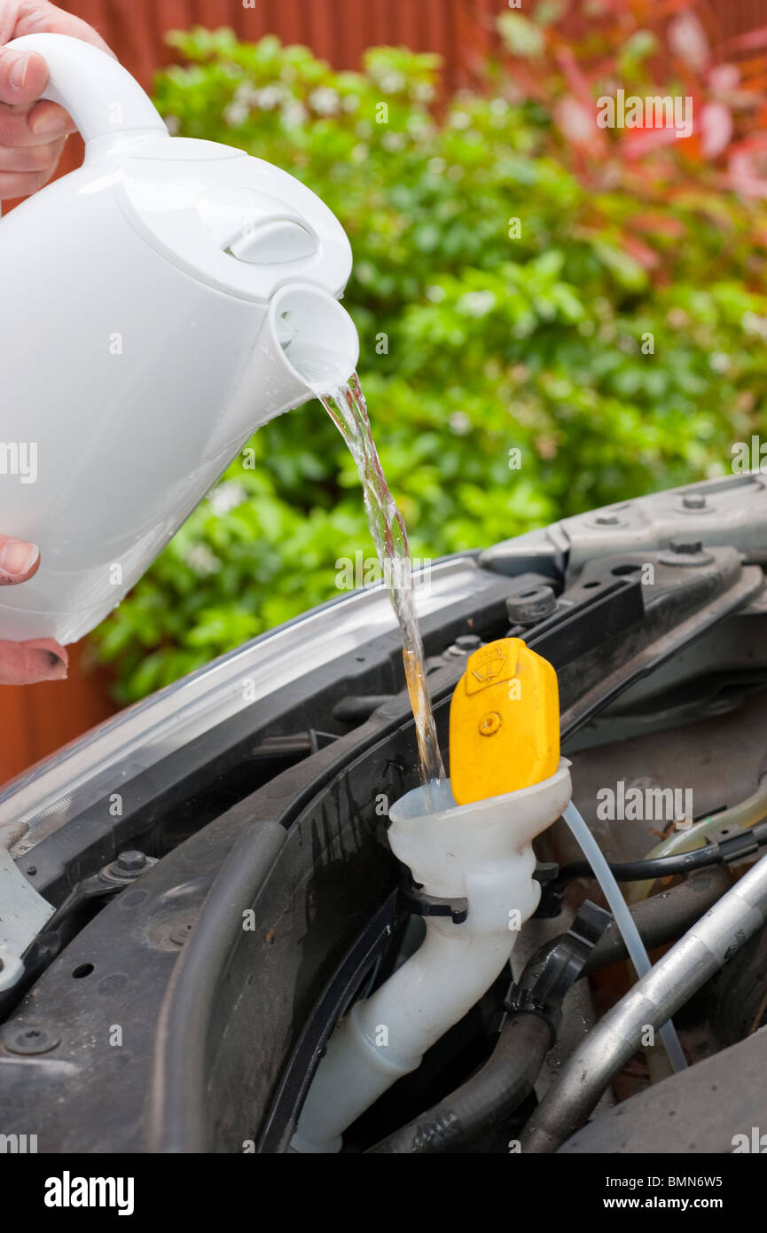Parabrezza auto acqua di lavaggio può essere la causa del 20% dei casi di morbo del legionario dice il Regno Unito Agenzia per la tutela della salute Foto Stock