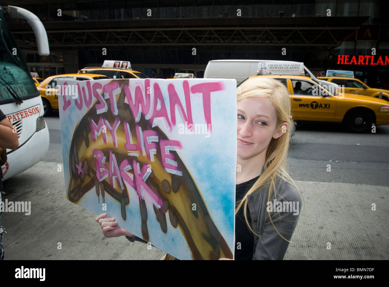 I manifestanti di dimostrare a New York contro la British Petroleum Foto Stock