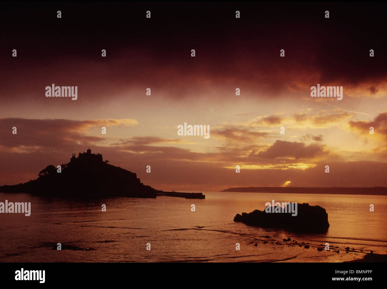 St Michael's Mount, al tramonto Foto Stock